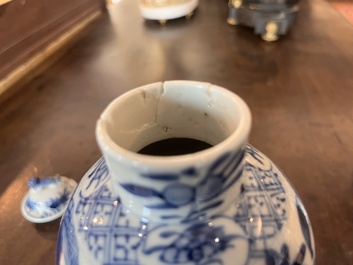 Collection vari&eacute;e en porcelaine de Chine bleu et blanc, Kangxi et post&eacute;rieur