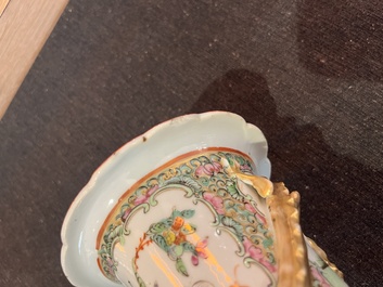 Trois paires de vases en porcelaine de Chine famille rose de Canton &agrave; d&eacute;cor floral et de sc&egrave;nes de palais, 19&egrave;me si&egrave;cle