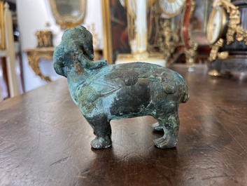 Mod&egrave;le d'un b&eacute;lier en bronze, Chine, probablement Han