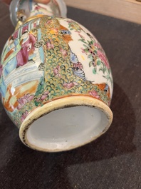 Trois paires de vases en porcelaine de Chine famille rose de Canton &agrave; d&eacute;cor floral et de sc&egrave;nes de palais, 19&egrave;me si&egrave;cle