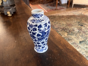 Collection vari&eacute;e en porcelaine de Chine bleu et blanc, Kangxi et post&eacute;rieur