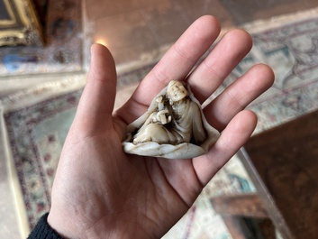 Sculpture d'un Luohan en pierre de savon, Chine, 19&egrave;me si&egrave;cle