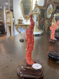Deux figures de Shou Lao et Lan Cai He en corail rouge sculpt&eacute;, Chine, 19&egrave;me/20&egrave;me si&egrave;cle