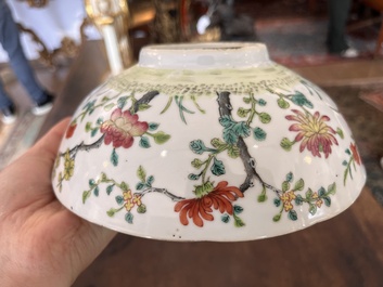 Deux bols en porcelaine de Chine famille rose, marque et &eacute;poque de Tongzhi