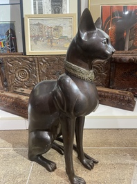 A. Tiot (20&egrave;me/21&egrave;me si&egrave;cle): Quatre statues de Bastet, bronze &agrave; patine brune