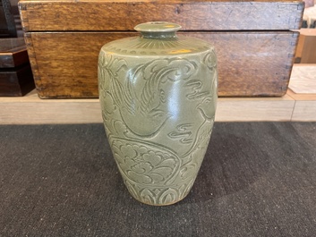 Vase en porcelaine de Chine c&eacute;ladon de style Yaozhou, 19&egrave;me/20&egrave;me si&egrave;cle