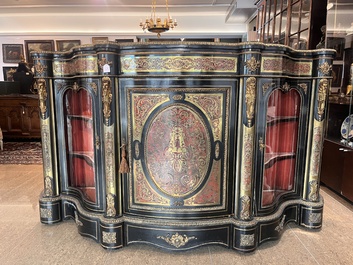 A French Historicism gilt bronze mounted tortoiseshell and brass marquetry ebonised wooden Boulle three-door credenza, 19th C.