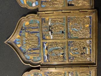 Croix d'ic&ocirc;ne et ic&ocirc;ne de voyage en quatre parties en bronze &eacute;maill&eacute;, Russie, 19&egrave;me/20&egrave;me si&egrave;cle