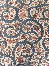 Tapis oriental de type Qom (Qum/Ghom) &agrave; d&eacute;cor floral, laine sur coton, deuxi&egrave;me quart du 20&egrave;me si&egrave;cle