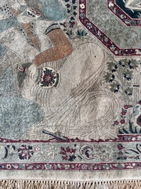 Tapis oriental de type Tabriz &agrave; d&eacute;cor de sc&egrave;nes anim&eacute;es, laine sur coton, 20&egrave;me si&egrave;cle