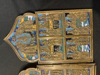 Croix d'ic&ocirc;ne et ic&ocirc;ne de voyage en quatre parties en bronze &eacute;maill&eacute;, Russie, 19&egrave;me/20&egrave;me si&egrave;cle