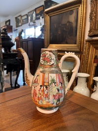 Collection vari&eacute;e de cruches, et de pots couverts en porcelaine de Chine famille rose de Canton &agrave; d&eacute;cor floral et de sc&egrave;nes de palais, 19&egrave;me si&egrave;cle