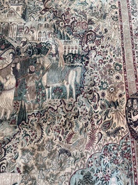 Tapis oriental de type Tabriz &agrave; d&eacute;cor de sc&egrave;nes anim&eacute;es, laine sur coton, 20&egrave;me si&egrave;cle