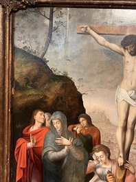 Ecole flamande: Soldats romains se battent pour un jeu de d&eacute;s devant le Christ en croix, huile sur panneau, 16&egrave;me si&egrave;cle