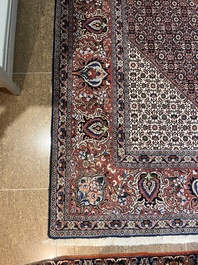 Tapis oriental de type Bidjar &agrave; d&eacute;cor floral, laine sur coton, 20&egrave;me si&egrave;cle