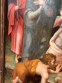 Ecole flamande: Soldats romains se battent pour un jeu de d&eacute;s devant le Christ en croix, huile sur panneau, 16&egrave;me si&egrave;cle