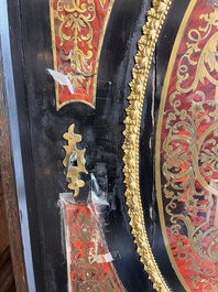 Meuble d'appui Napol&eacute;on III en marqueterie Boulle d'&eacute;caille et laiton aux montures dor&eacute;es et au plateau en marbre, France, 19&egrave;me si&egrave;cle