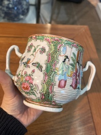 Collection vari&eacute;e de cruches, et de pots couverts en porcelaine de Chine famille rose de Canton &agrave; d&eacute;cor floral et de sc&egrave;nes de palais, 19&egrave;me si&egrave;cle