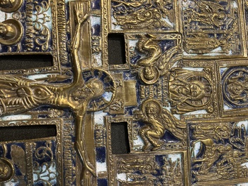 Croix d'ic&ocirc;ne et ic&ocirc;ne de voyage en quatre parties en bronze &eacute;maill&eacute;, Russie, 19&egrave;me/20&egrave;me si&egrave;cle