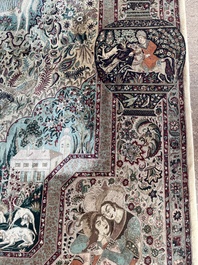 Tapis oriental de type Tabriz &agrave; d&eacute;cor de sc&egrave;nes anim&eacute;es, laine sur coton, 20&egrave;me si&egrave;cle