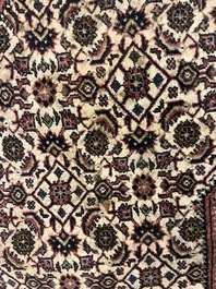 Tapis oriental de type Bidjar &agrave; d&eacute;cor floral, laine sur coton, 20&egrave;me si&egrave;cle