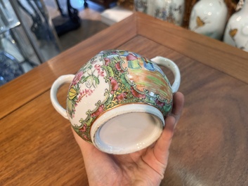 Collection vari&eacute;e de cruches, et de pots couverts en porcelaine de Chine famille rose de Canton &agrave; d&eacute;cor floral et de sc&egrave;nes de palais, 19&egrave;me si&egrave;cle