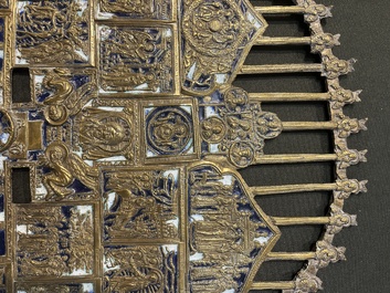 Croix d'ic&ocirc;ne et ic&ocirc;ne de voyage en quatre parties en bronze &eacute;maill&eacute;, Russie, 19&egrave;me/20&egrave;me si&egrave;cle