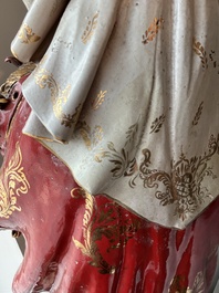 Eugenio Pattarino (1885-1971): La Vierge ador&eacute;e par des anges, terre cuite polychrome et dor&eacute;e