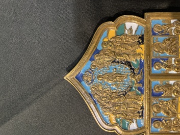 Croix d'ic&ocirc;ne et ic&ocirc;ne de voyage en quatre parties en bronze &eacute;maill&eacute;, Russie, 19&egrave;me/20&egrave;me si&egrave;cle