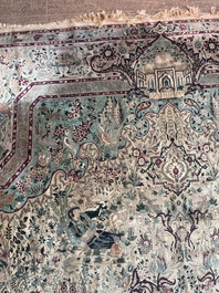 Tapis oriental de type Tabriz &agrave; d&eacute;cor de sc&egrave;nes anim&eacute;es, laine sur coton, 20&egrave;me si&egrave;cle
