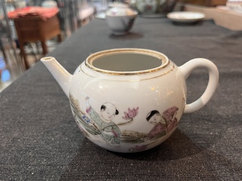 Collection vari&eacute;e en porcelaine de Chine famille rose et qianjiang cai, 19&egrave;me/20&egrave;me si&egrave;cle