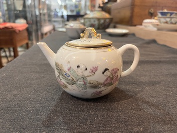 Collection vari&eacute;e en porcelaine de Chine famille rose et qianjiang cai, 19&egrave;me/20&egrave;me si&egrave;cle