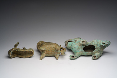 A Chinese bronze mythical animal and a 'guang' ewer, 20th C.