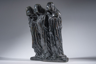 George Minne (1866-1941): Les Trois Saintes Femmes, bruin-zwartgepatineerd brons, met gieterijstempel De Groeve (1896)