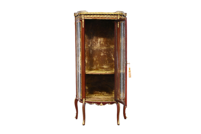 A French Louis XV style display cabinet with gilt bronze mounts, ca. 1900