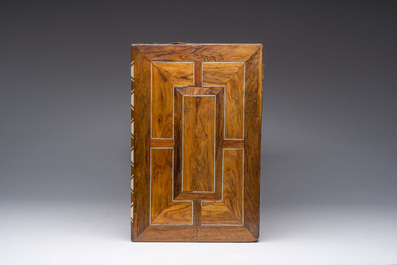 Een Antwerps tafelkabinet met palissanderfineer, ge&euml;boniseerd hout en inlegwerk van been, 17de eeuw