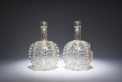 A pair of engraved glass flasks, probably Dutch, 18th/19th C.