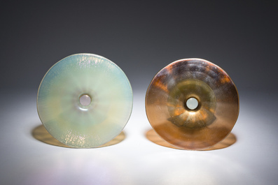 Koloman Moser (1868-1918, follower of): A pair of 'Vulkan' iridescent glass vases, 20th C.