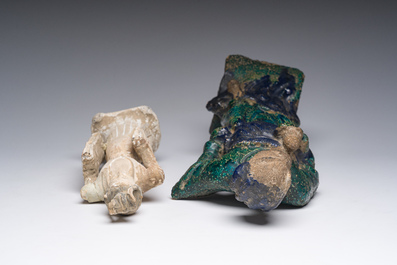 Een Chinese polychrome daktegel in de vorm van een man en een Guanyin, Han en later