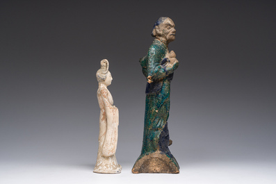 Een Chinese polychrome daktegel in de vorm van een man en een Guanyin, Han en later