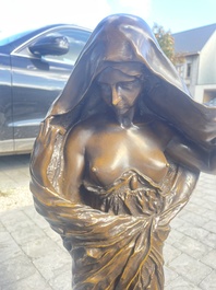 Louis Ernest Barrias (1841-1905): 'Le nature se d&eacute;voilant devant la science', bruingepatineerd brons, 20ste eeuw