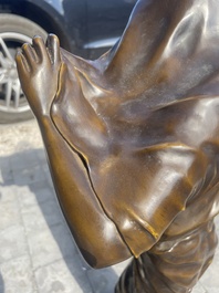 Louis Ernest Barrias (1841-1905): 'Le nature se d&eacute;voilant devant la science', bruingepatineerd brons, 20ste eeuw