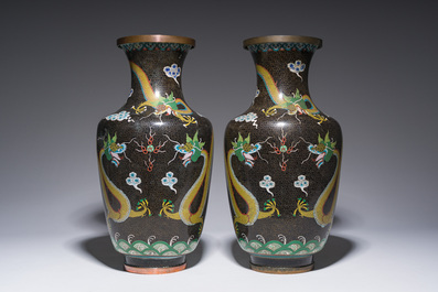 A pair of Chinese cloisonn&eacute; dragon vases, 19th/20th C.