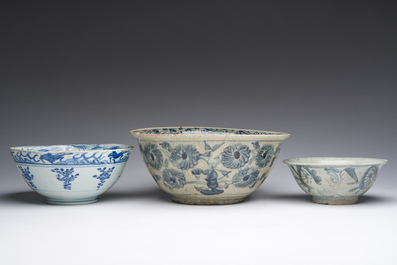 Three Chinese blue and white bowls with floral design, Ming