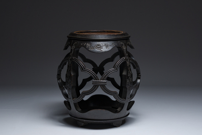 A reticulated Chinese wooden stand with marble top and a French gilt brass and champlev&eacute; 'elephant' lamp, 20th C.