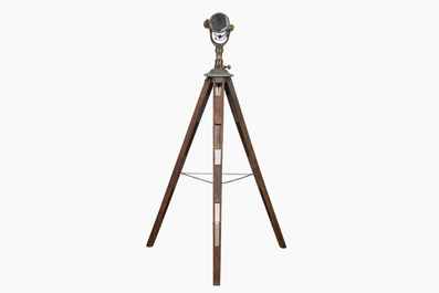 Een 6 inch refractor telescoop op houten driepikkel, Maurice Manent &amp; Secretan, Parijs, begin 20ste eeuw