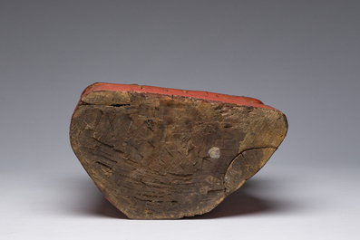 Een ingelegde deels verguld houten figuur van de zittende Boeddha, Birma, 19de eeuw