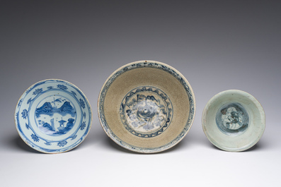 Three Chinese blue and white bowls with floral design, Ming