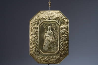 A gilt copper firescreen depicting Marie de' Medici on a wrought iron base, 19th C.