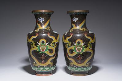 A pair of Chinese cloisonn&eacute; dragon vases, 19th/20th C.